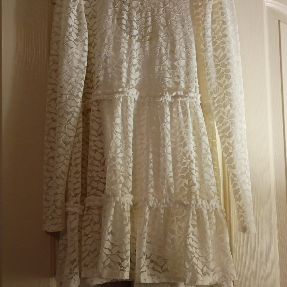 Elegant White Lace Dress